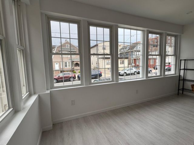  2 BR,  2.00 BTH &nbsp;Apartment style home in Belle Harbor